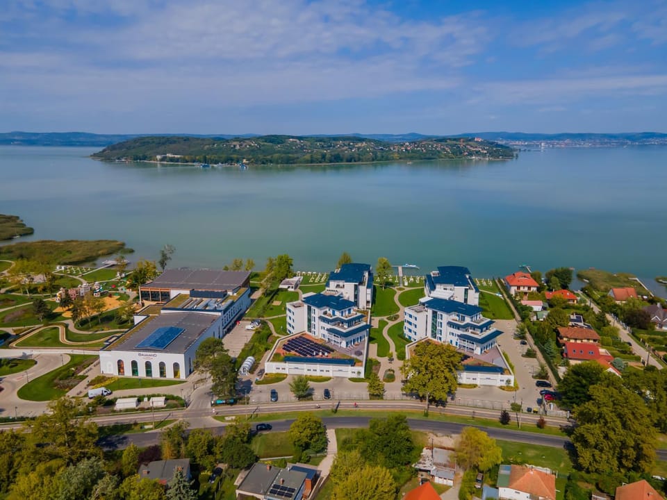 Property building, Bird's eye view, Lake view