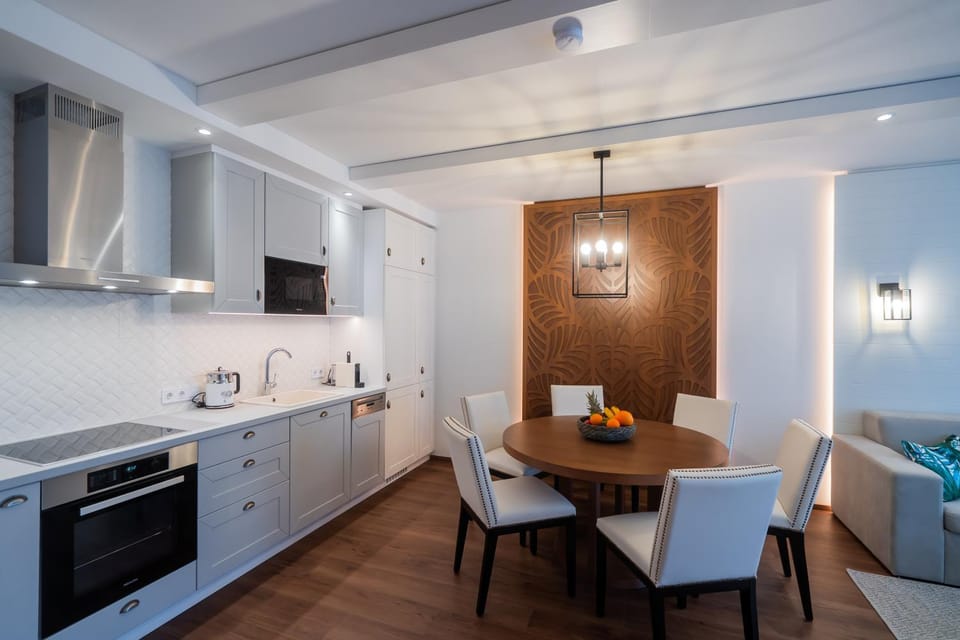 Kitchen or kitchenette, kitchen