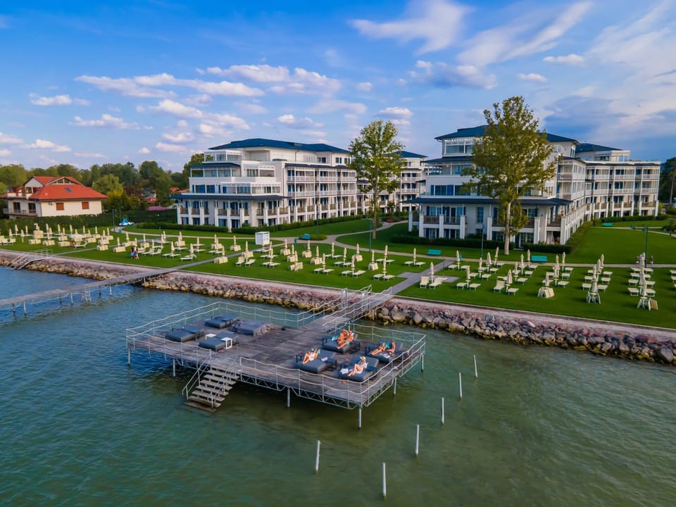 Property building, Lake view, sunbed