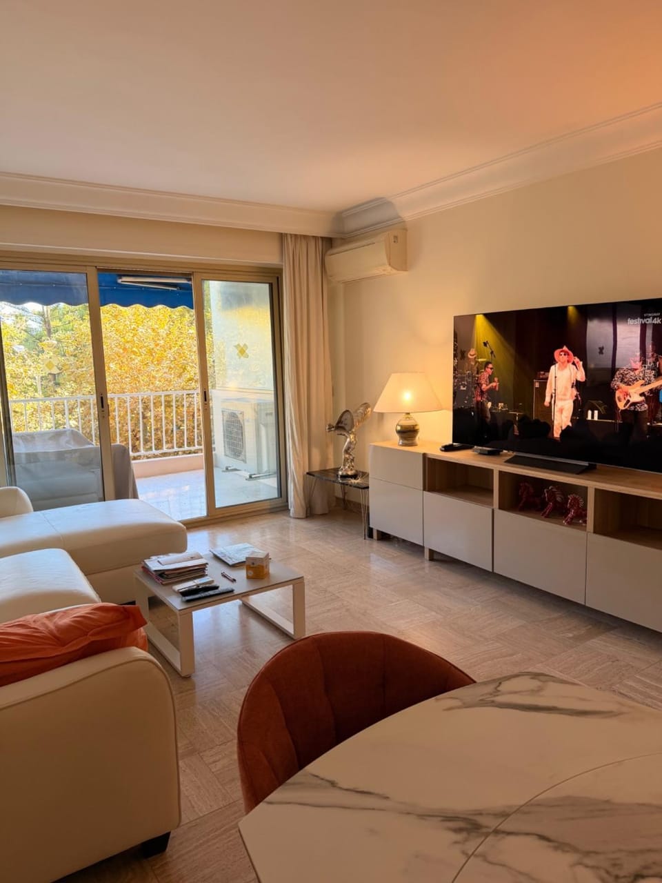 Communal lounge/ TV room, Living room