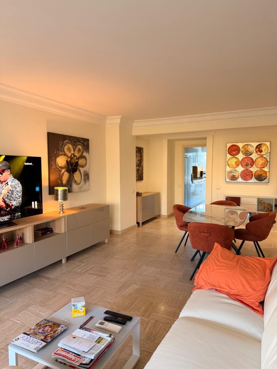Communal lounge/ TV room, Living room