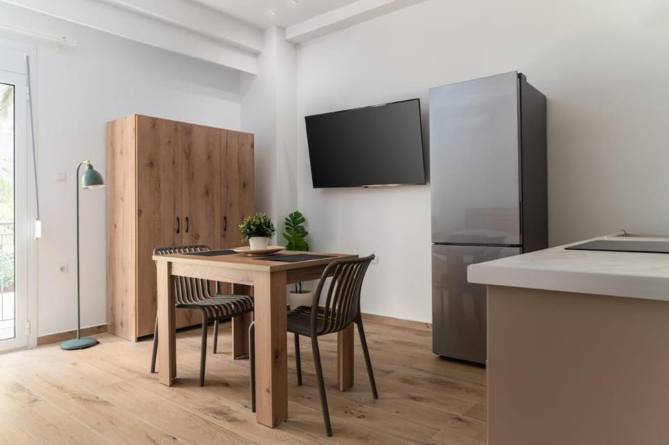 Athens Urban Vibes 5 Cozy Balcony Renovated Apartment in Athens