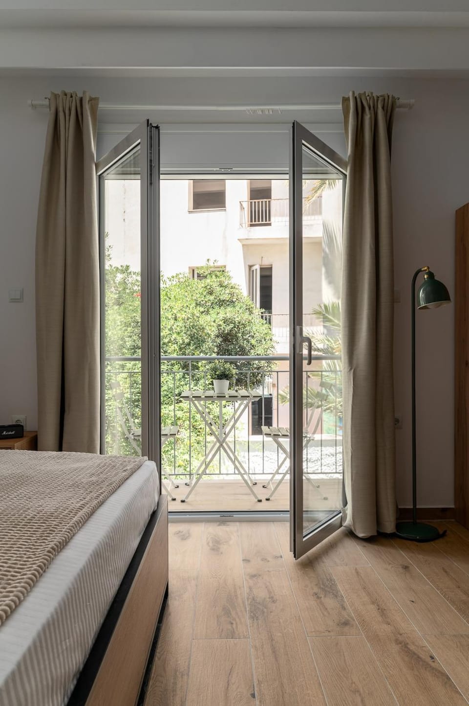 Athens Urban Vibes 5 Cozy Balcony Renovated Apartment in Athens
