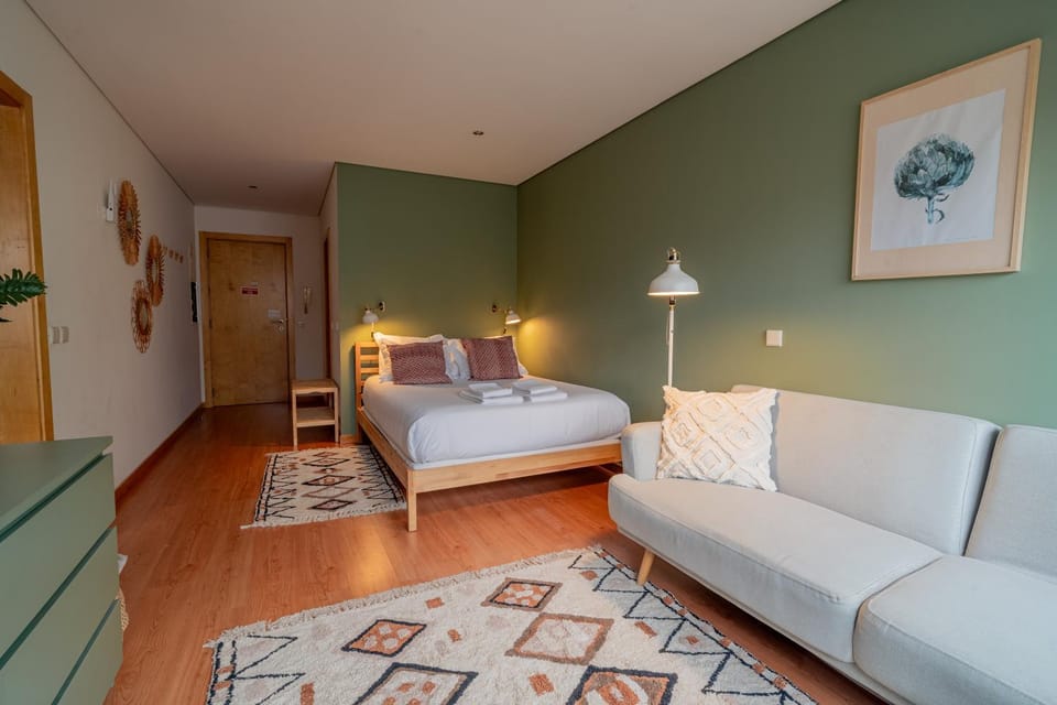 Bed, Living room, Bedroom