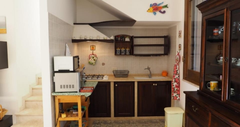 Property building, Kitchen or kitchenette, Living room