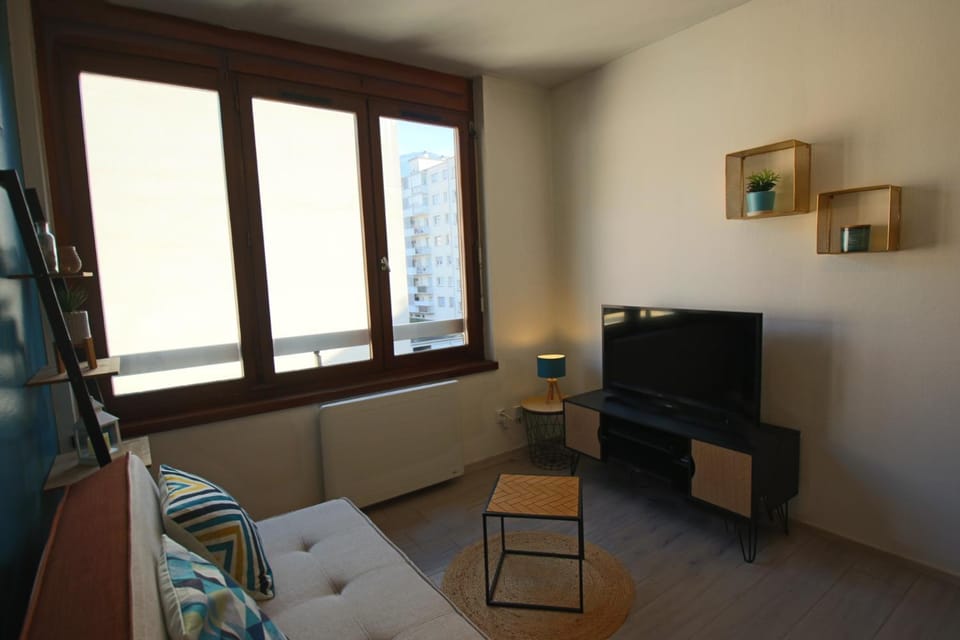 TV and multimedia, Living room, internet