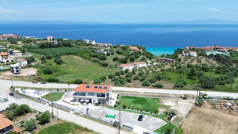 Property building, Nearby landmark, Bird's eye view