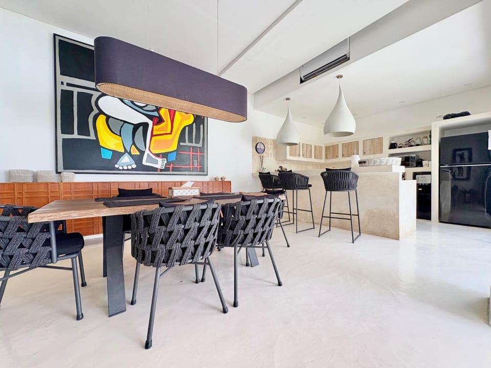 Dining area, Lunch