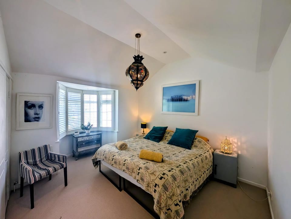 Central Cute Garden Cottage Close to Town & Beach House in Brighton