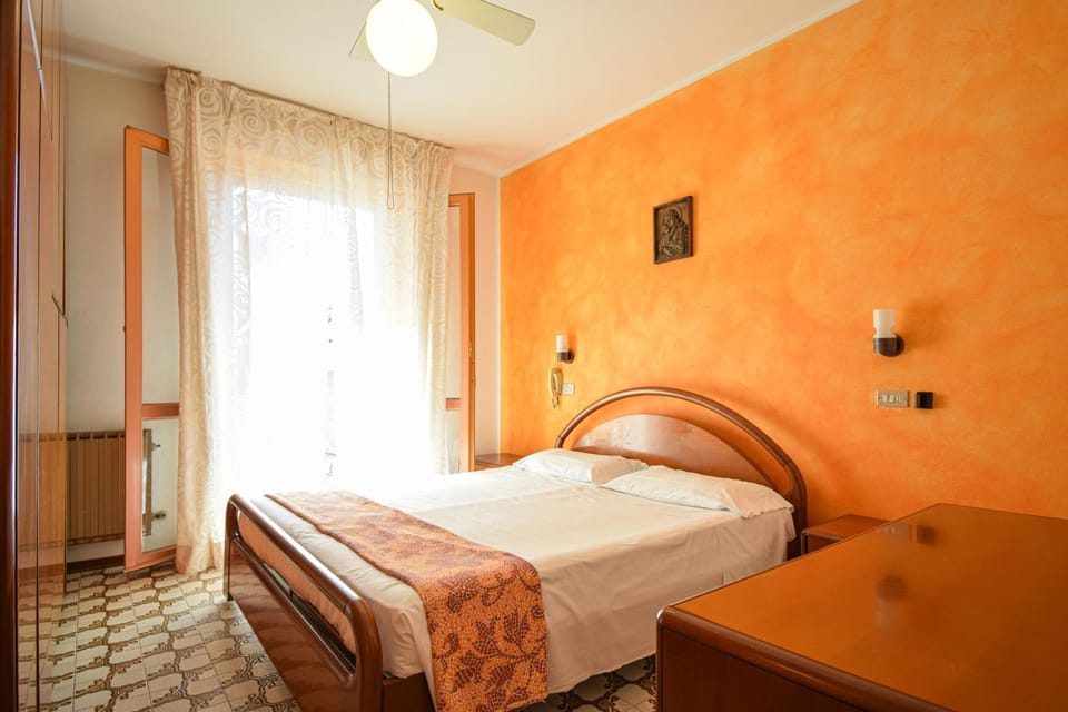Photo of the whole room, Bedroom, internet, air conditioner