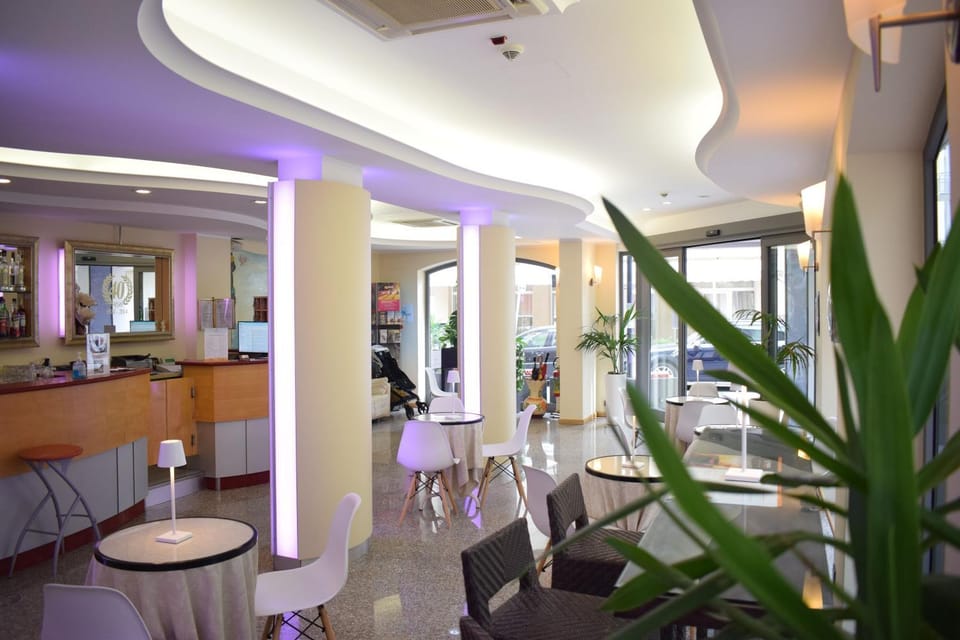 Lobby or reception, Lounge or bar
