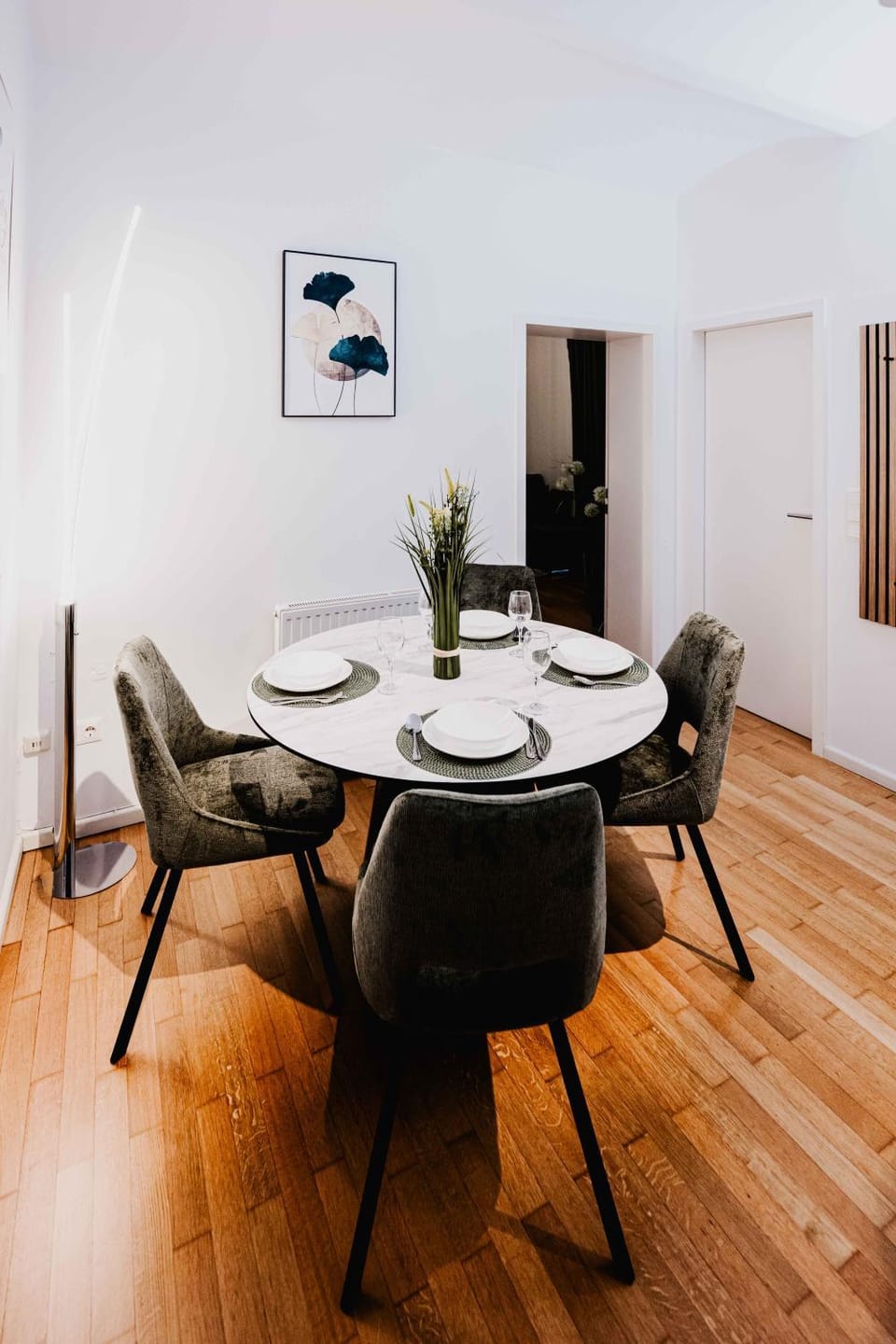 Dining area, Food