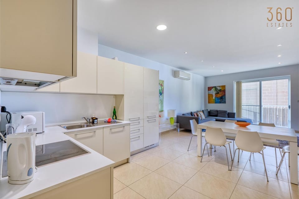 Kitchen or kitchenette, Living room, Seating area, Dining area, dishwasher, minibar, oven, stove, toaster