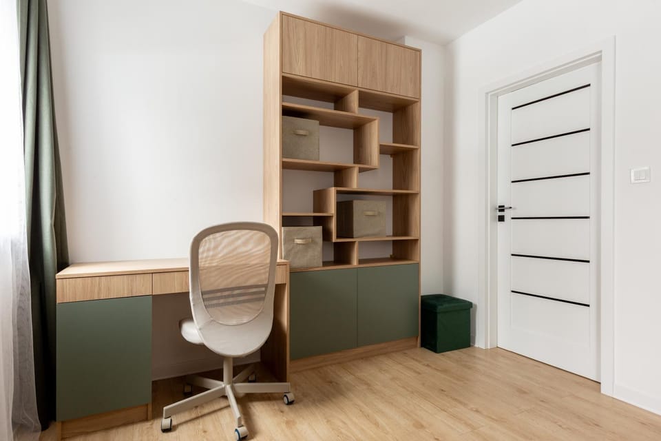Photo of the whole room, Bedroom