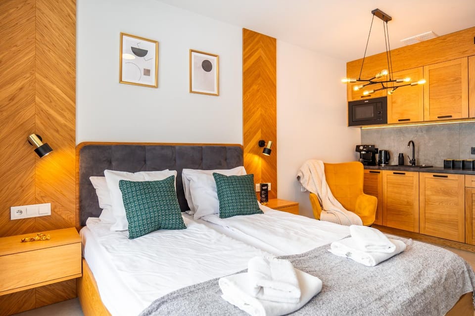 Kitchen or kitchenette, Bedroom