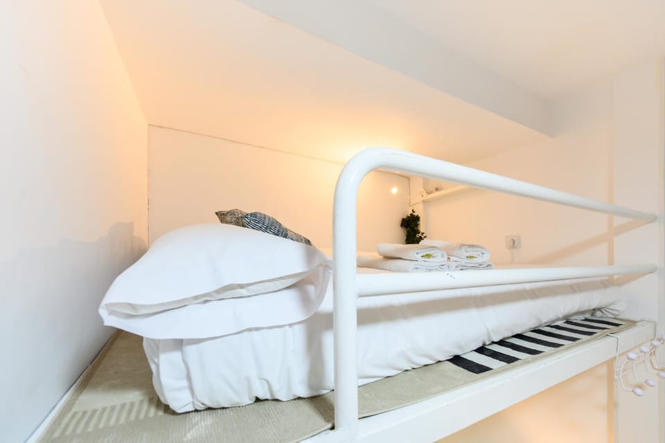 IRI70 - Acogedor Dúplex en el barrio Salamanca - Alquiler temporal Apartment in Madrid