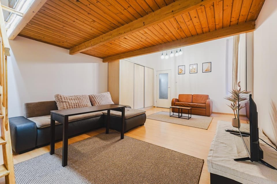 Ultracentral Downtown Sky Apartment in Krakow