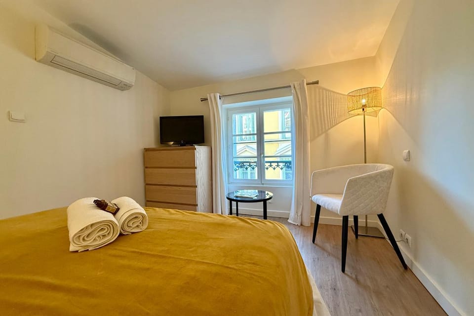 Central studio with real bed near the Palais Apartment in Cannes