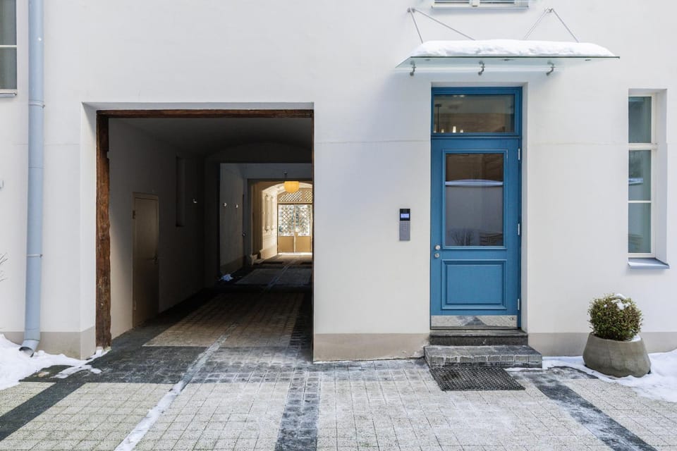 Luxury Central Riga Studio, Raina Nams Apartment in Riga