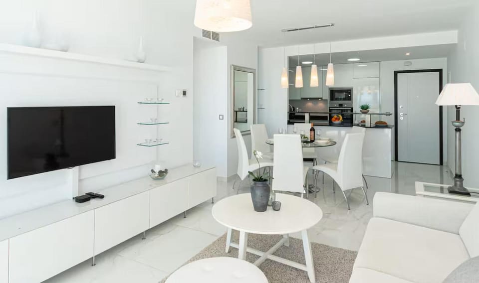 TV and multimedia, Kitchen or kitchenette, Living room, Seating area, Dining area, oven, stove