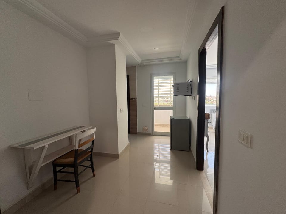 Kitchen or kitchenette, Dining area, minibar, oven