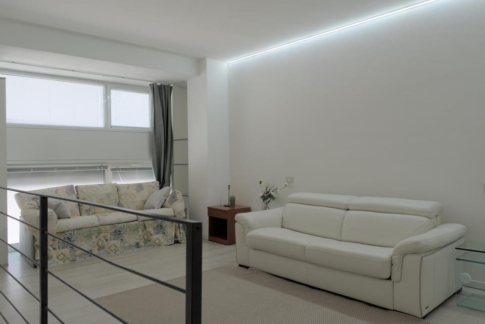 Bed, Living room