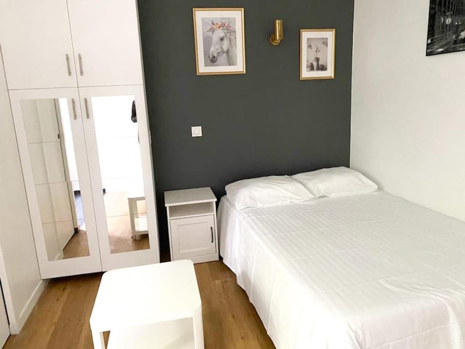 Beautiful studio near Saint Maur metro station Apartment in Paris