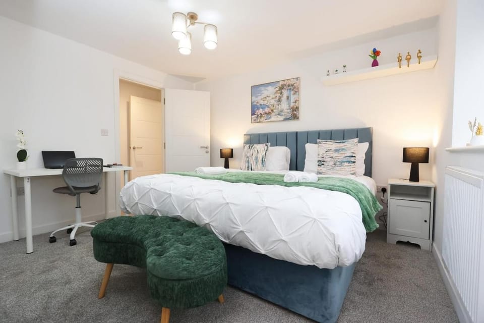 Newly Built Spacious & Central 2 Bedroom 2 Bathroom City Centre Apartment with Terrace Apartment in Cardiff