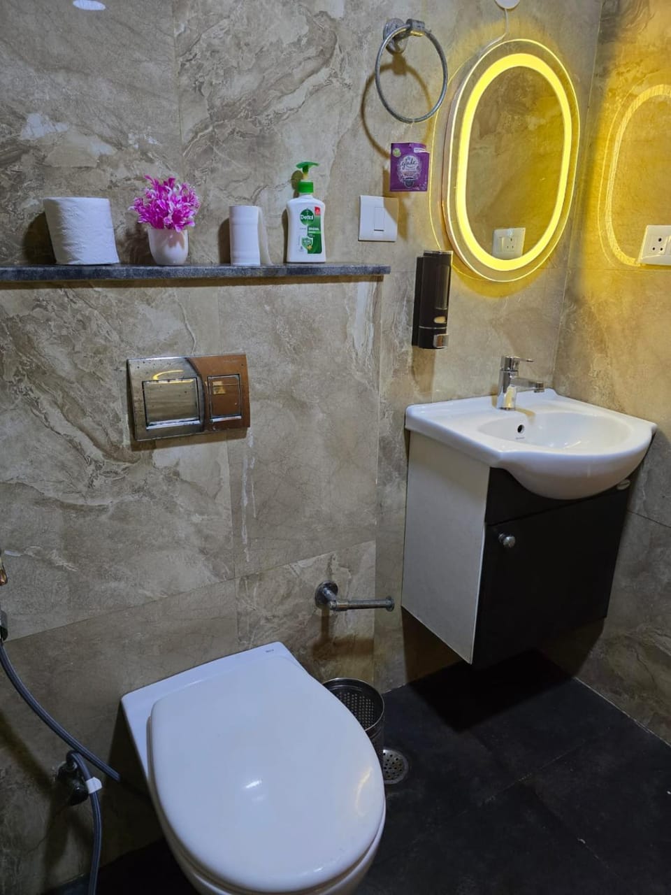 The Mulberry Silk- Godfather's Den Apartment in Noida