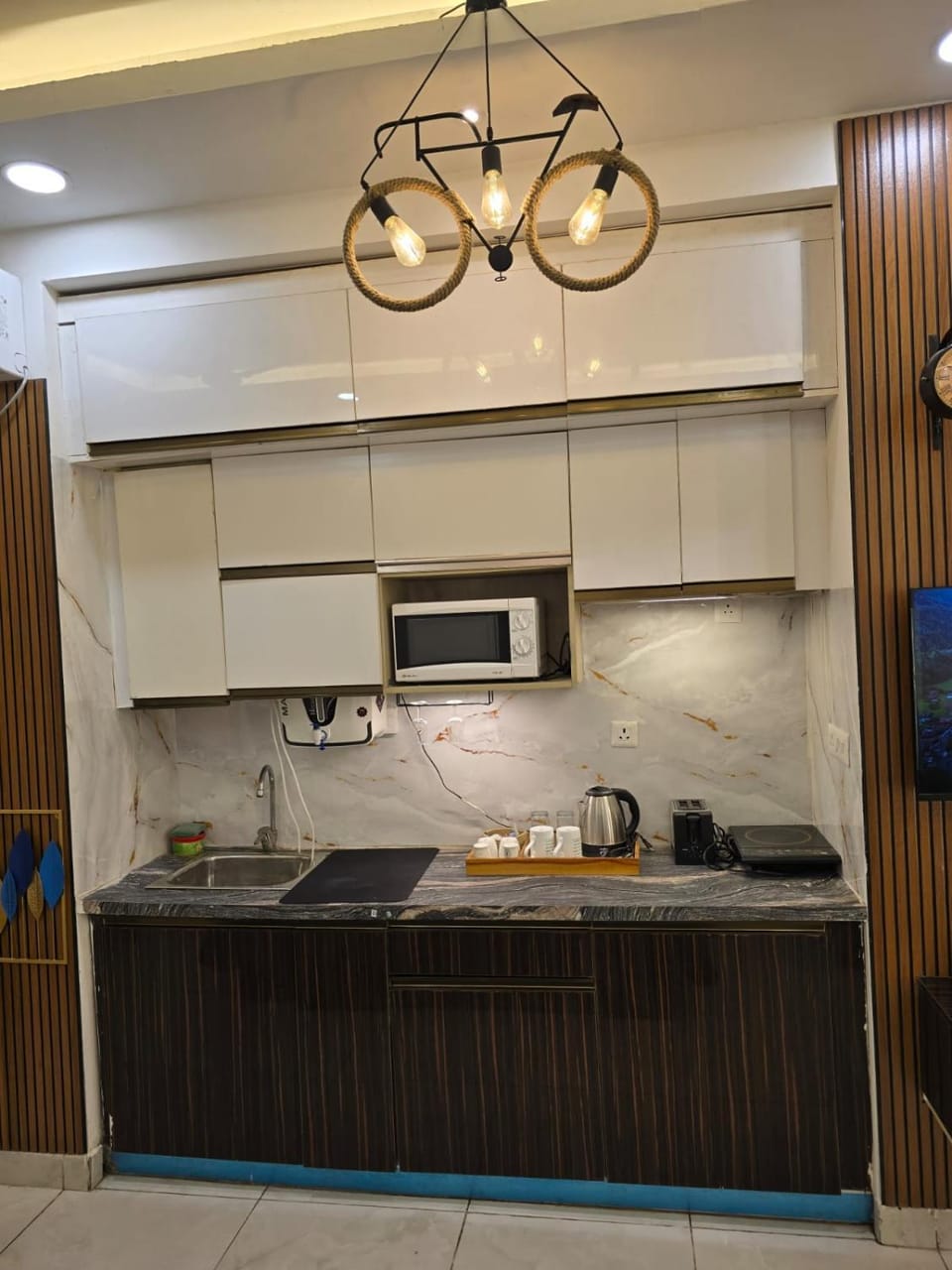 The Mulberry Silk- Godfather's Den Apartment in Noida