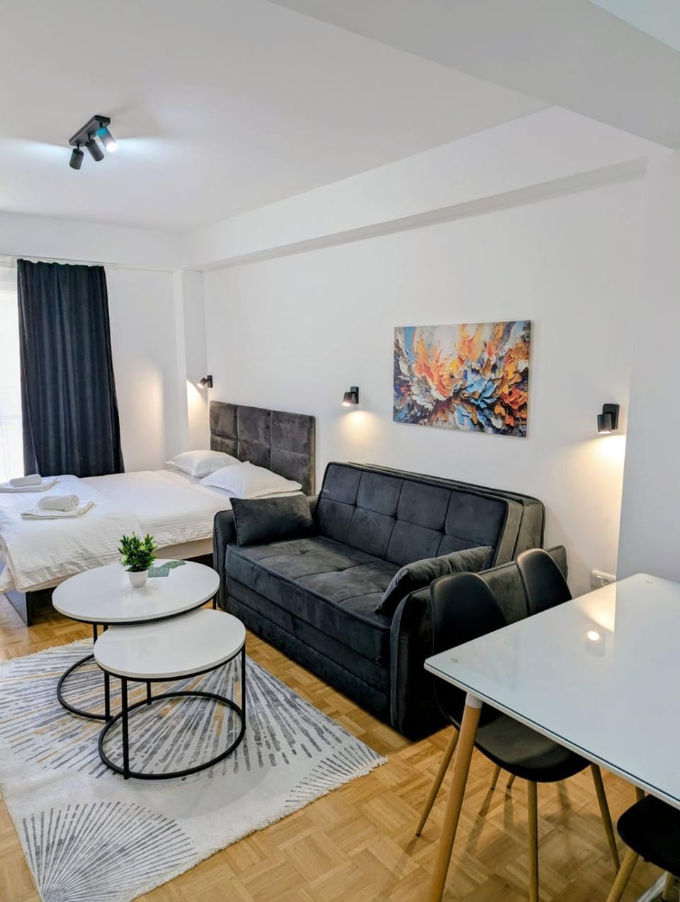 Bed, Living room