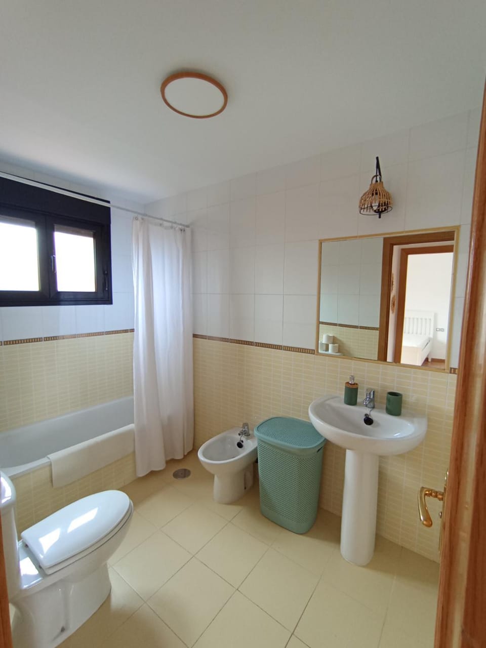 Toilet, Bathroom, Bath, bidet, towels