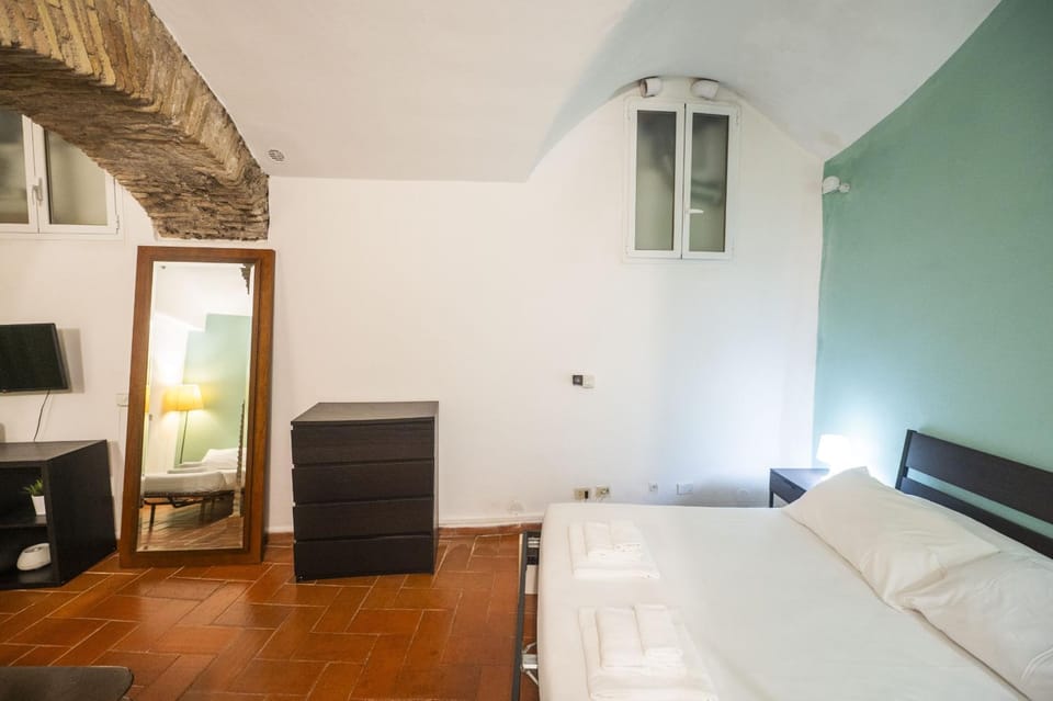 Grotto Apartment by Campo de Fiori Apartment in Rome