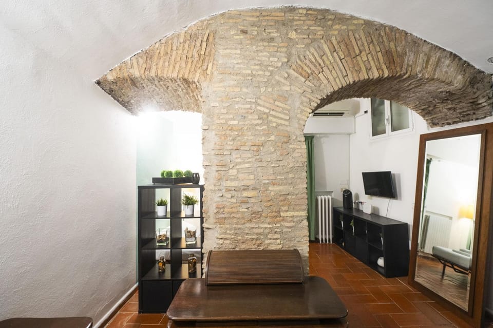 Grotto Apartment by Campo de Fiori Apartment in Rome