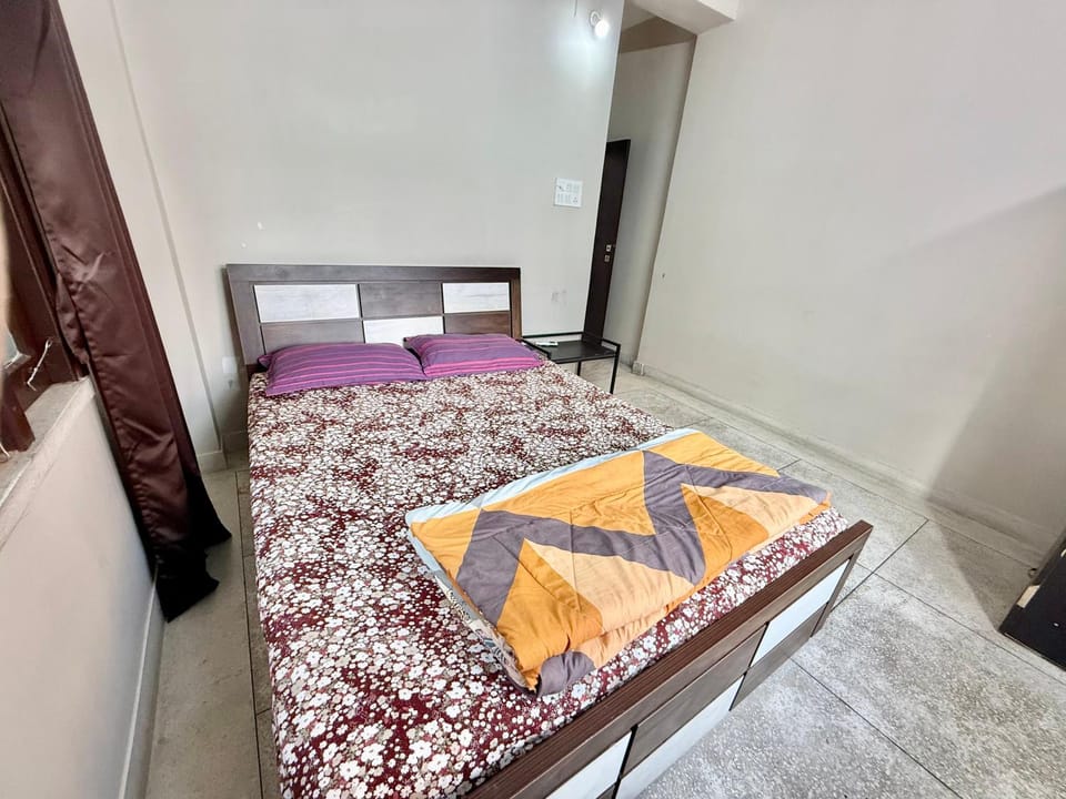 Candid 2BHK Apt near Ruby Hospital, EM Bypass Apartment in Kolkata