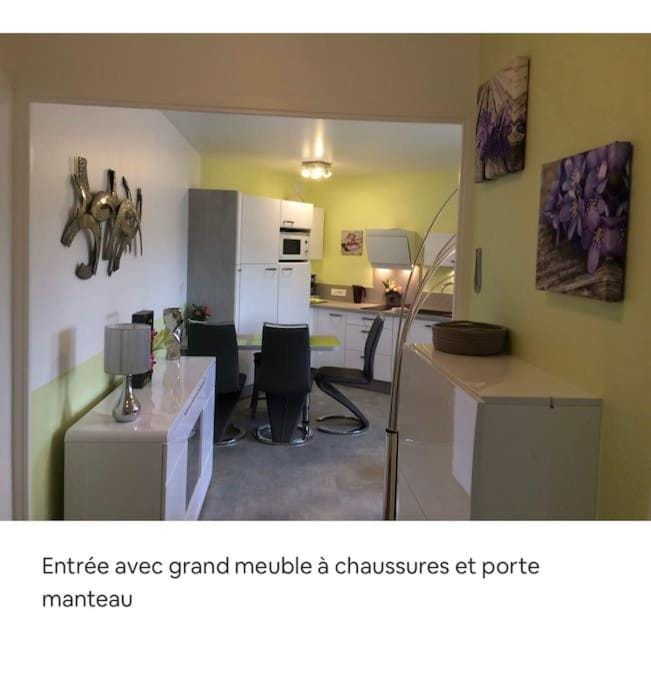 2 pieces plein centre tout a pieds Apartment in Deauville