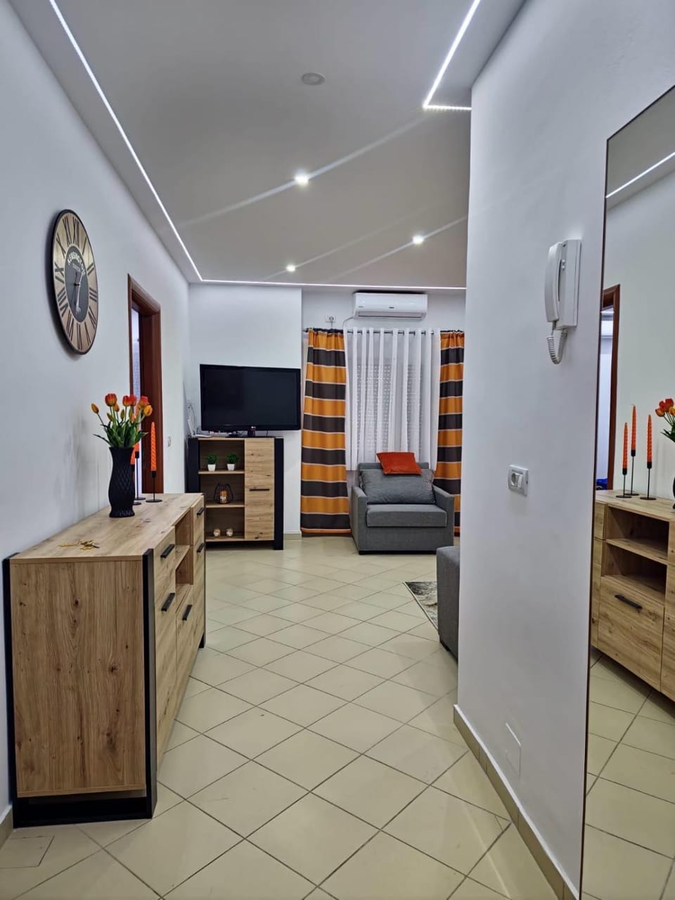 Orange Apartment Apartment in Sarandë