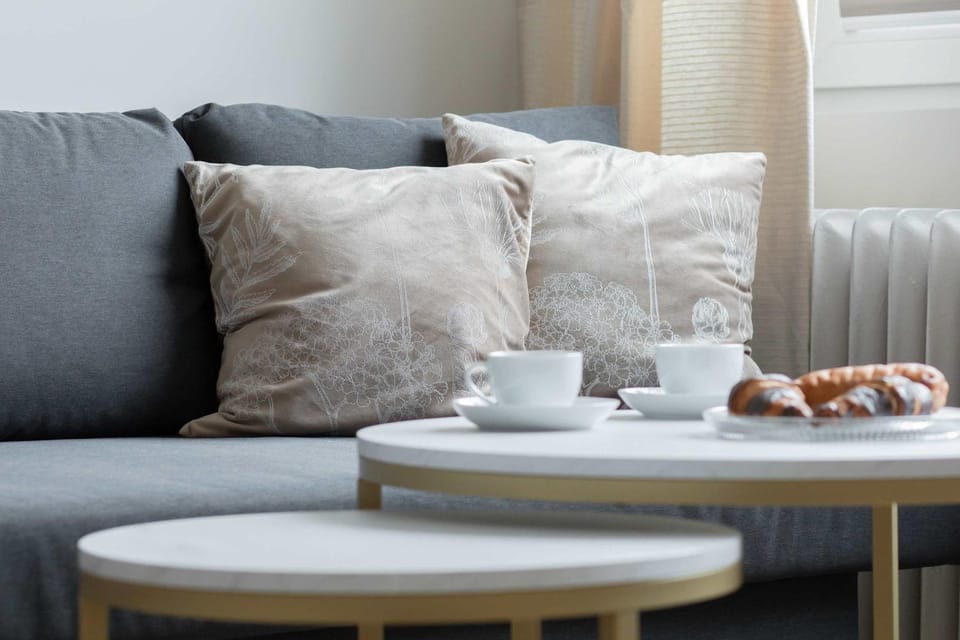 Living room, Seating area