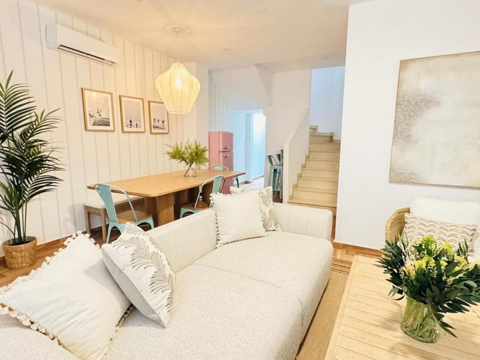 Amazing New House with terrace by the sea House in Malaga