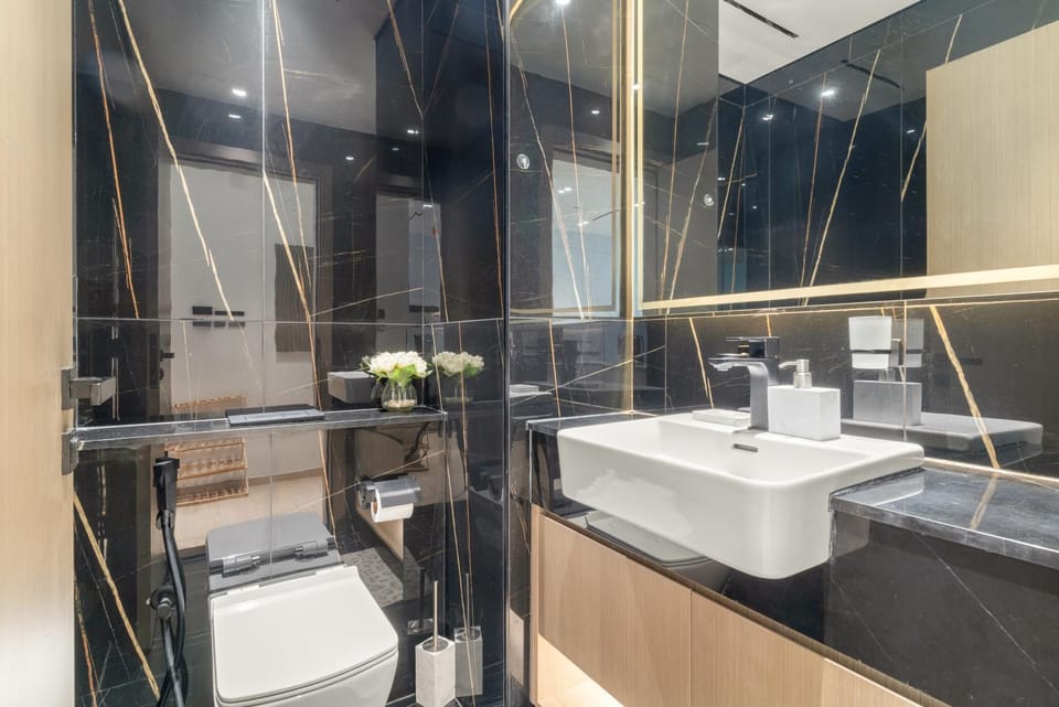 Shower, Toilet, Bathroom, towels