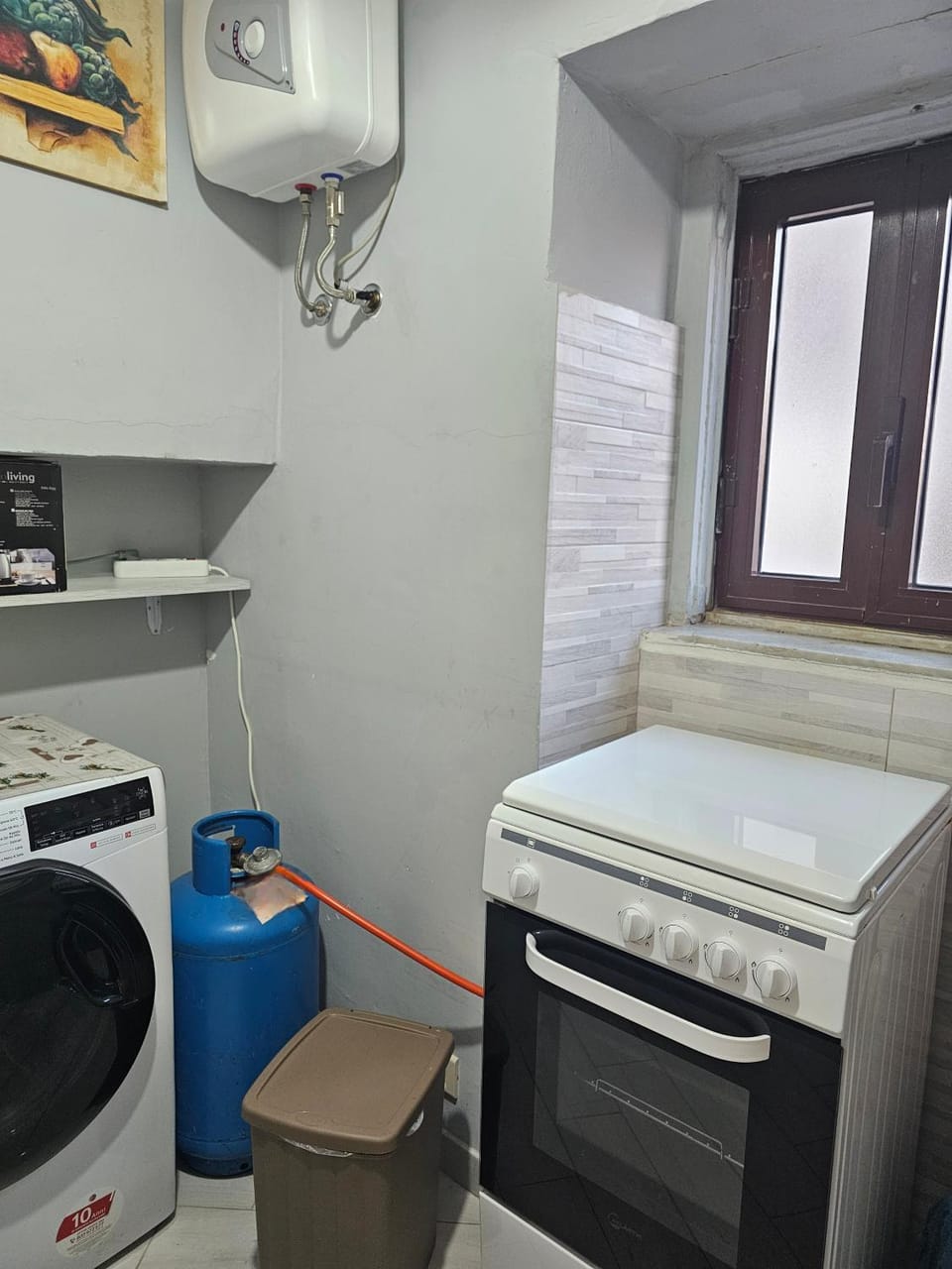 Kitchen or kitchenette, heating, washing machine, kitchen
