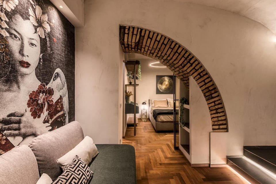 Colosseum Design Suite Manzoni Metro Apartment in Rome