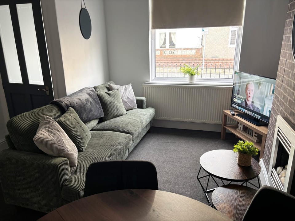 Farm Street by Sapphire Properties - Next to BAE Systems, Barrow-in Furness House in Barrow-in-Furness