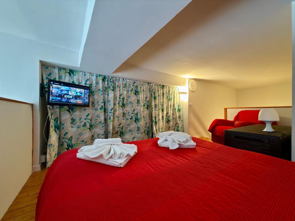 Bed, TV and multimedia