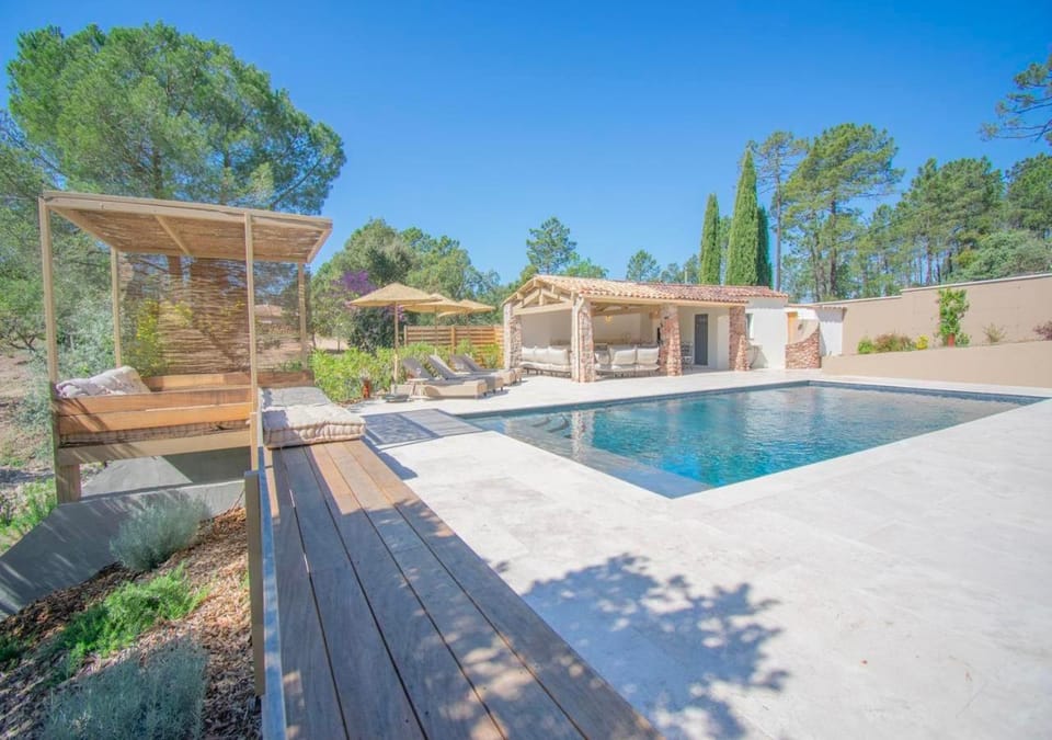Property building, Patio, Spring, Day, Garden, Garden view, Pool view, Swimming pool, sunbed