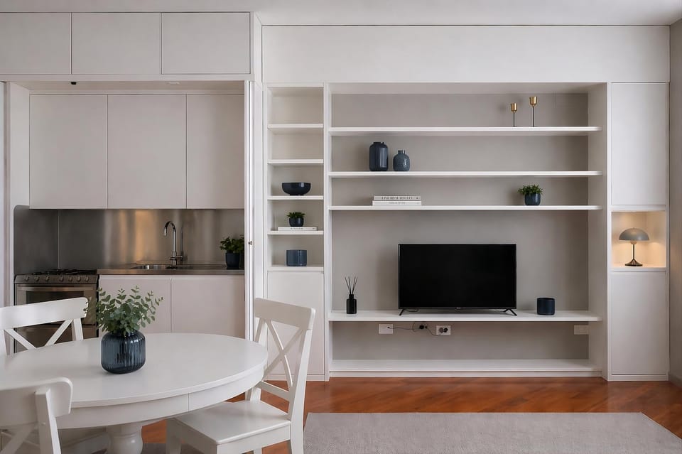 TV and multimedia, Kitchen or kitchenette, Living room, Seating area, Dining area
