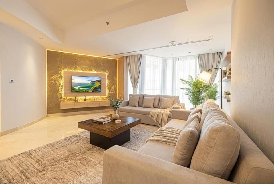 Trident Grand! Near Beach, Pool and Gym Access! In JBR-Dubai Marina Apartment in Dubai