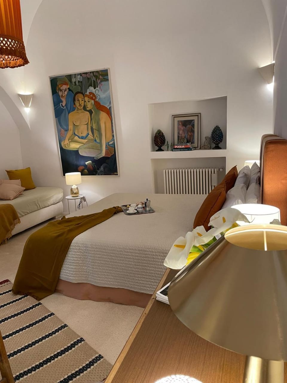 Bed, TV and multimedia, Bedroom