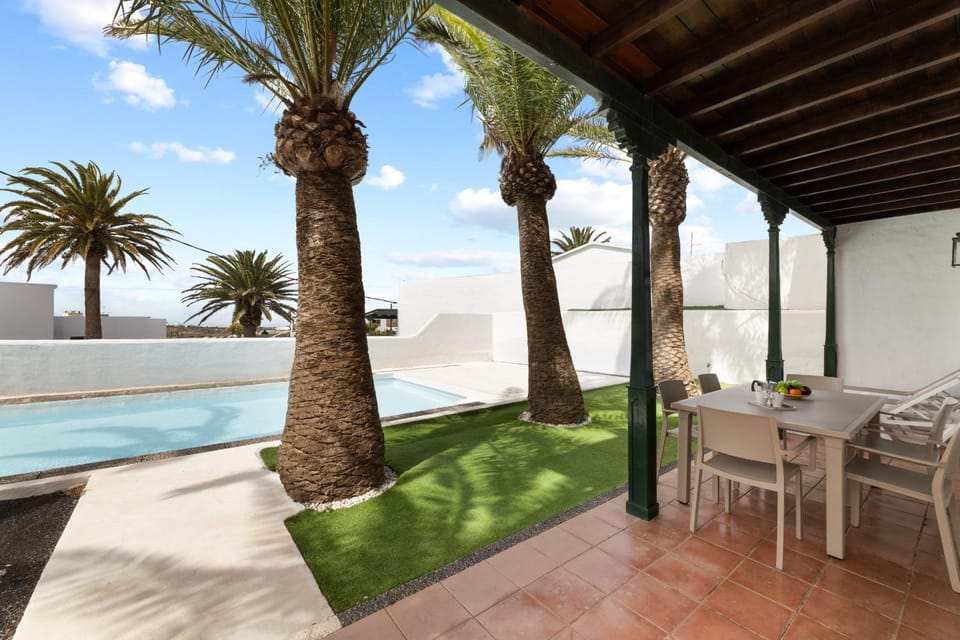 Santa Rosa Tinajo by Escape Home Villa in Isla de Lanzarote