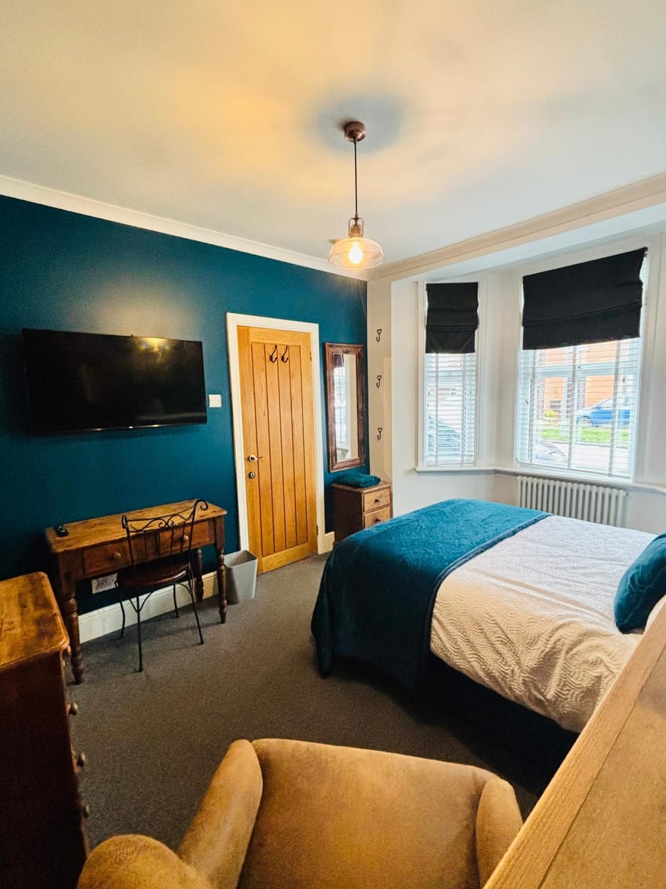 Bed, TV and multimedia, Photo of the whole room, Seating area